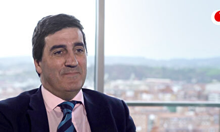 El mundo al revés: tú en la tienda y el tendero en su casa