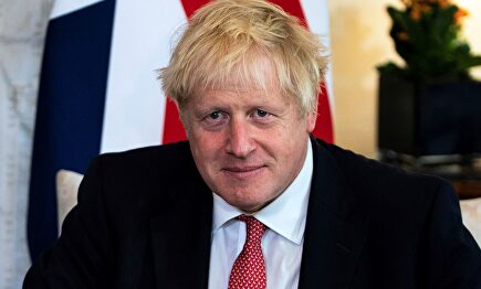 Boris Johnson, este viernes, en la residencia londinense de los primeros ministros británicos, en el número 10 de Downing Street. | EFE