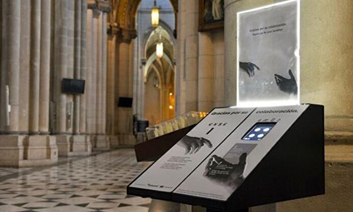 Cepillo digital de una iglesia | EFE