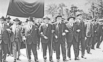 Segunda República, manifestación del 1 de mayo, Unamuno con Largo Caballero e Indalecio Prieto | Cordon Press