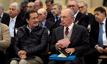 El expresidente de Bankia Rodrigo Rato (derecha) junto al exconsejero de Caja Madrid José Antonio Moral Santín | Europa Press