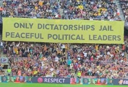 Polémica pancarta en el Camp Nou. | Imagen TV