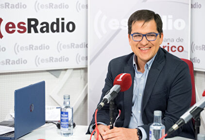 Espejo-Saavedra: "El PSOE debe dejar la equidistancia entre los demócratas y los que no lo son"