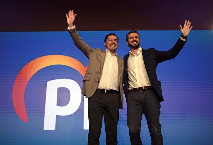 Juanma Moreno y Pablo Casado este sábado en Córdoba. | EFE
