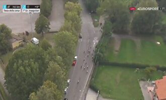 Alejandro Valverde, víctima del error de una moto en una carrera italiana