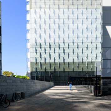 Edificio de la sede de Telefónica en Madrid. |  David Alonso Rincón