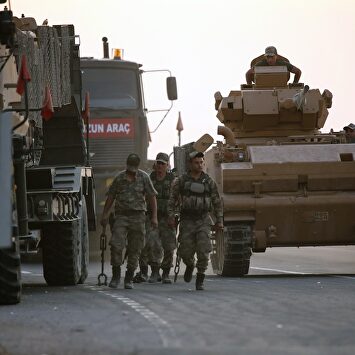 Tanques militares de Turquia en la frontera con Siria. |  EFE