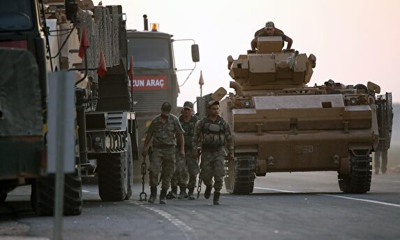 Tanques militares de Turquia en la frontera con Siria. |  EFE