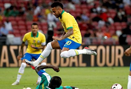 Neymar, durante el amistoso contra Senegal en Singapur. | EFE