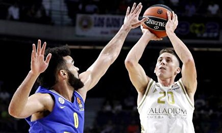 Carroll anotó un triple decisivo | Efe