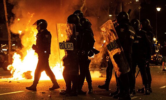 Graves disturbios y altercados en Cataluña
