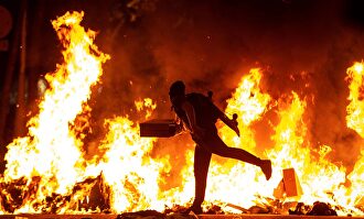 Tertulia de Federico: Violencia en Barcelona ante la pasividad del Gobierno de Sánchez