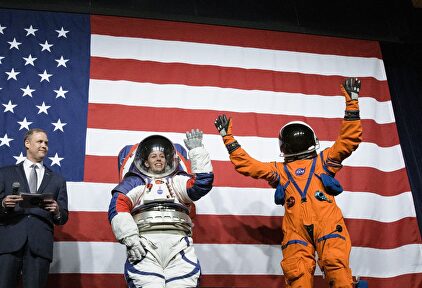 Trajes espaciales del programa Artemis para volver a la Luna. | NASA/Joel Kowsky