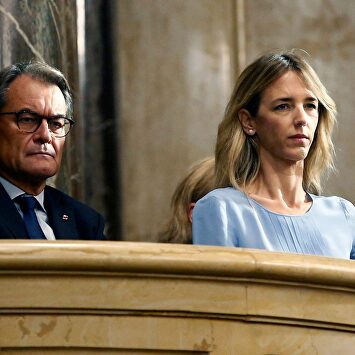 Cayetana Álvarez de Toledo ha coincidido con Mas en la tribuna del Parlament |  EFE