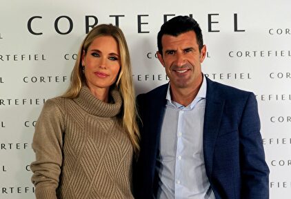 Luis Figo y su mujer, Helen Svedin, en un acto publicitario en Madrid. | EFE