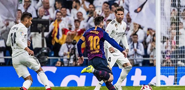 Fotografía de uno de los últimos enfrentamientos entre el Real Madrid y el FC Barcelona | Cordon Press