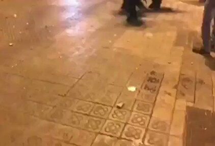 Un policía nacional herido grave por una pedrada en la cabeza