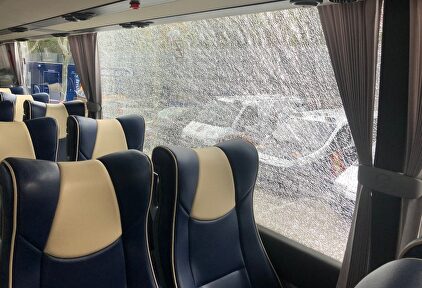 El autobús del Leganés, apedreado en Getafe. | EFE