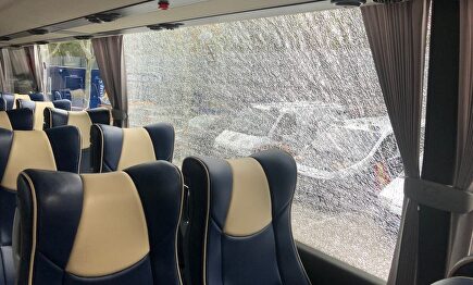 El autobús del Leganés, apedreado en Getafe. | EFE