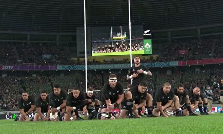 Imponente haka de los All Blacks ante los ruidosos aficionados irlandeses