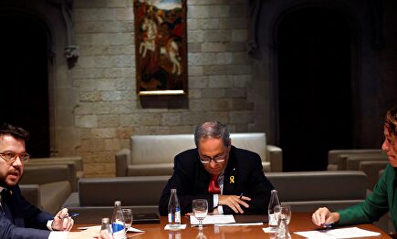 Torra, en una reunión de su gobierno. | EFE