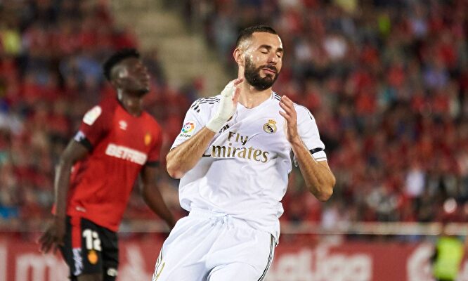 Benzema, durante el partido ante el Mallorca en Son Moix. | Cordon Press