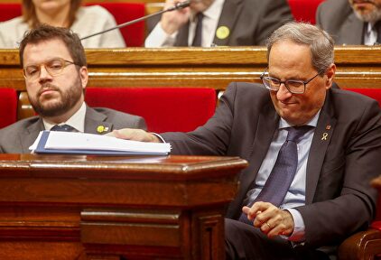 Pere Aragonés y Quim Torra, en el Parlamento catalán | EFE
