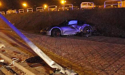 Rubén García estrelló su Porsche contra una farola en las calles de Pamplona | Twitter