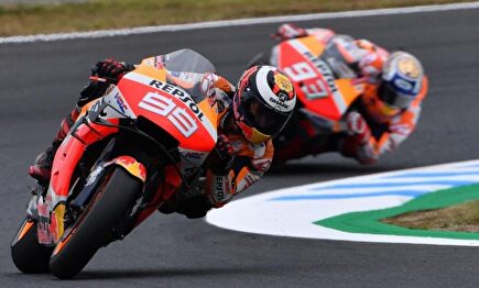 Viñales domina en Australia con bronca incluida entre Márquez y Lorenzo