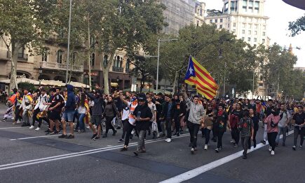 Centenares de estudiantes en las marchas convocadas por los CDR el 17 de octubre en Barcelona | Esmeralda Ruiz