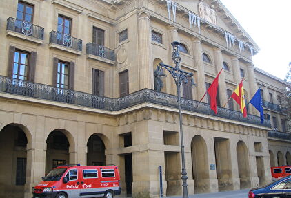Palacio de Navarra | Wikipedia/Josep Renalias