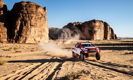 Fernando Alonso estrena podio como piloto de rallys | Agencias