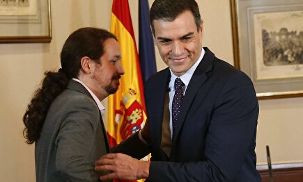 Pablo Iglesias y Pedro Sánchez, ayer martes | EFE