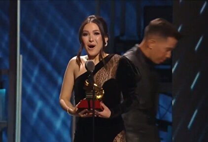 Nella Rojas agradece a Iberia el premio a mejor artista revelación en los Grammy Latinos