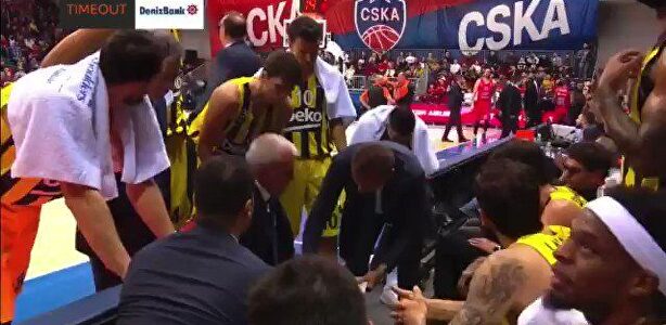 El tremendo enfado de Obradovic con sus jugadores: "¡Que os den a todos!"