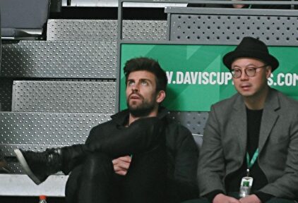 Gerard Piqué, siguiendo el tenis en la Caja Mágica. | EFE