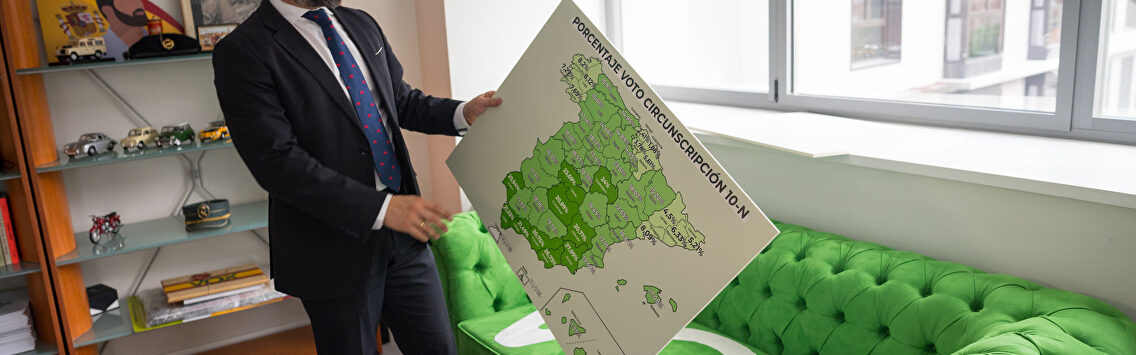 Santiago Abascal, presidente de Vox, en su despacho I David Alonso