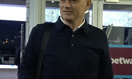 Así de feliz llegó Mourinho a su debut como técnico del Tottenham