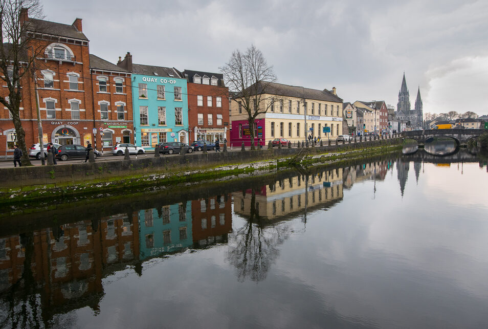 Cork: quizá no sepas muy bien por qué, pero querrás quedarte Cork es la segunda ciudad más grande de Irlanda y un destino aún un tanto por descubrir que te atrapa en cuanto lo conoces.