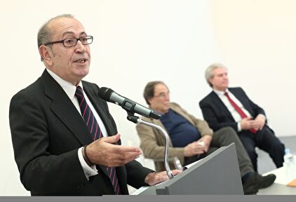 Nicolás Redondo y de fondo, Francesc de Carreras y César Antonio Molina. | Europa Press