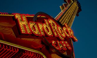 La famosa guitarra de la firma | Pixabay/CC/vicariousalex