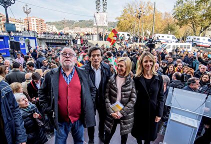 Savater, Espada, Díez y Álvarez de Toledo en Bilbao | EFE