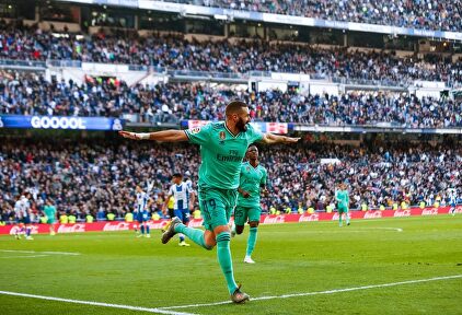 Benzema celebra el segundo gol. | EFE