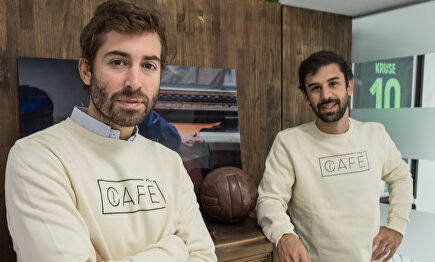 Kiko Requena y Miguel Sánchez, creadores de Café Leather Supply. | C.Jordá