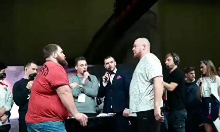 El final de una leyenda: destronan al campeón mundial ruso de bofetadas