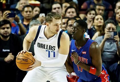 Luka Doncic, en acción ante los Detroit Pistons. | EFE