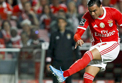 Raúl de Tomás sufre en el Benfica | EFE