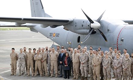 Visita de Robles a Sigonella, Italia. | EFE