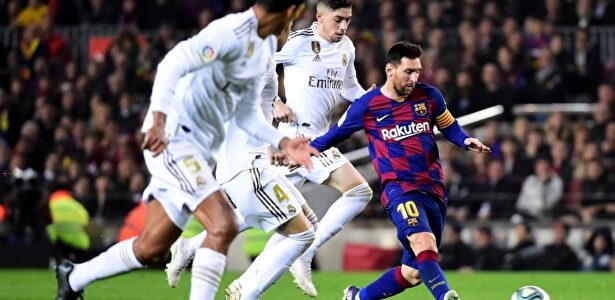 FC Barcelona y Real Madrid, los clubes de LaLiga con mayor límite salarial. | EFE/Archivo