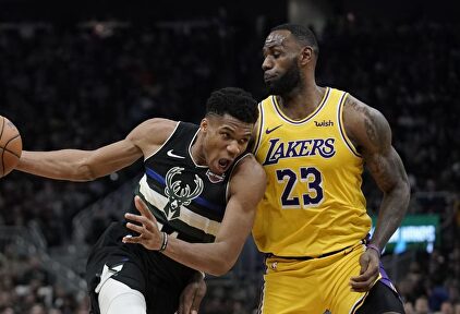 Antetokounmpo frena a un gran LeBron James